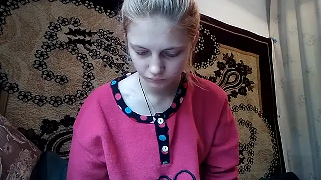 Snapshot of LunaLaday chatting on 05.23.26 LunaLaday online show from 05.23.26