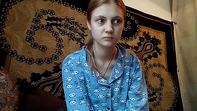 Snapshot of LunaLaday chatting on 05.27.26 LunaLaday online show from 05.27.26