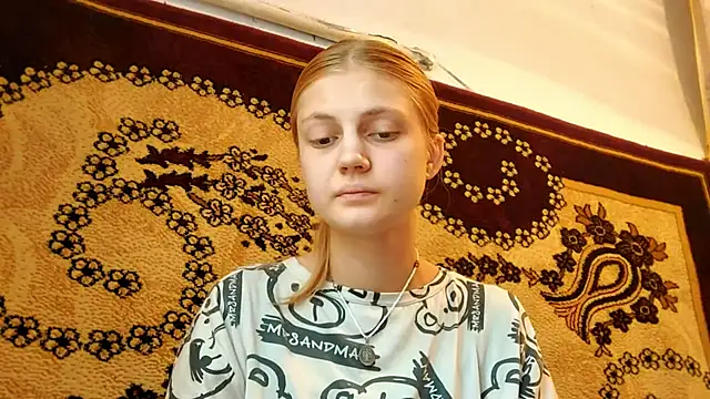 Snapshot of LunaLaday chatting on 07.01.26 LunaLaday online show from 07.01.26