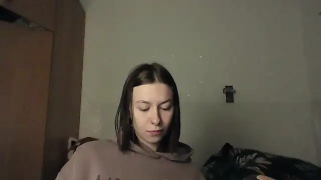 Snapshot of JuicyErika chatting on 04.26.26 JuicyErika online show from 04.26.26