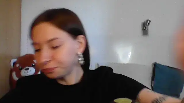 Snapshot of JuicyErika chatting on 04.30.26 JuicyErika online show from 04.30.26