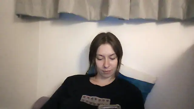Snapshot of JuicyErika chatting on 06.16.26 JuicyErika online show from 06.16.26