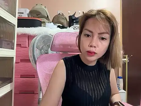 Snapshot of sweet_glam chatting on 07.17.26 sweet glam online show from 07.17.26