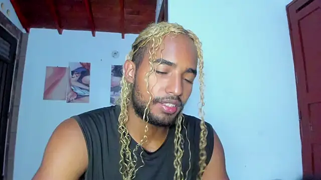 Snapshot of salvatore_amator chatting on 06.03.26 salvatore amator online show from 06.03.26