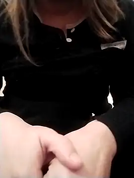 Snapshot of Cuginetti chatting on 04.22.26 Cuginetti online show from 04.22.26