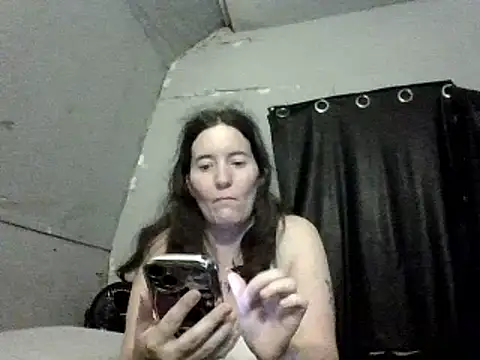 Snapshot of Mini83 chatting on 06.11.26 Mini83 online show from 06.11.26