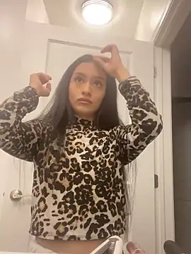 leenachanel online show from 04.22.26