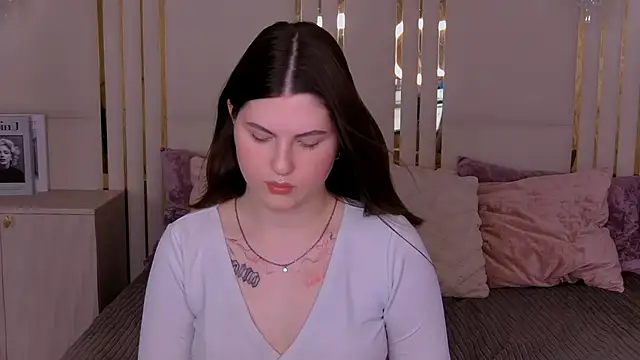 IvySimmons online show from 05.10.26
