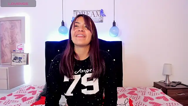 lizz cherry  online show from 05.20.26