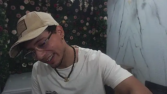 Snapshot of jbarto_ chatting on 05.23.26 jbarto online show from 05.23.26