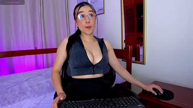 Elisabetta Amour online show from 05.25.26