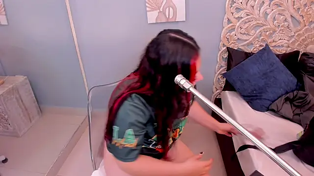 Snapshot of Sabrinna_fox chatting on 05.28.26 Sabrinna fox online show from 05.28.26