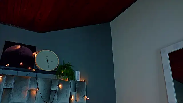 LiaaMoretti   online show from 06.13.26