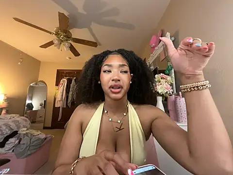 Snapshot of blair_vexxx chatting on 05.10.26 blair vexxx online show from 05.10.26