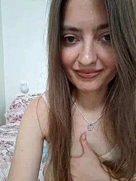 Snapshot of Alba2331 chatting on 06.14.26 Alba2331 online show from 06.14.26