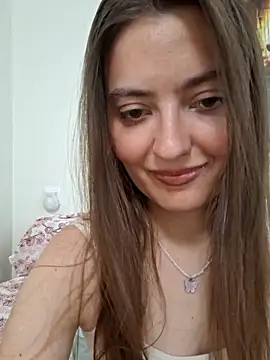 Snapshot of Alba2331 chatting on 06.16.26 Alba2331 online show from 06.16.26
