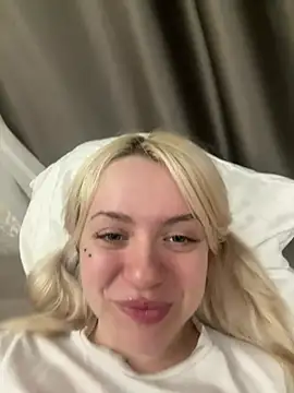 CassieCuteees online show from 04.25.26