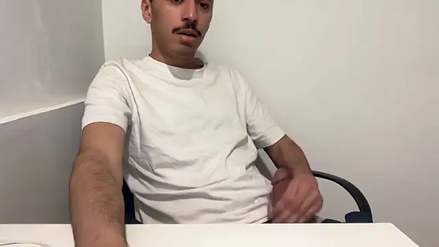 Snapshot of IBRAELM_ chatting on 04.22.26 IBRAELM online show from 04.22.26