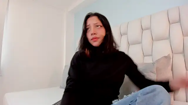 Snapshot of vayra_moon chatting on 06.03.26 vayra moon online show from 06.03.26