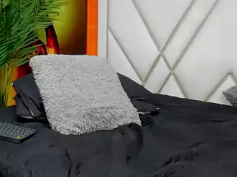 mia klein1 online show from 04.26.26