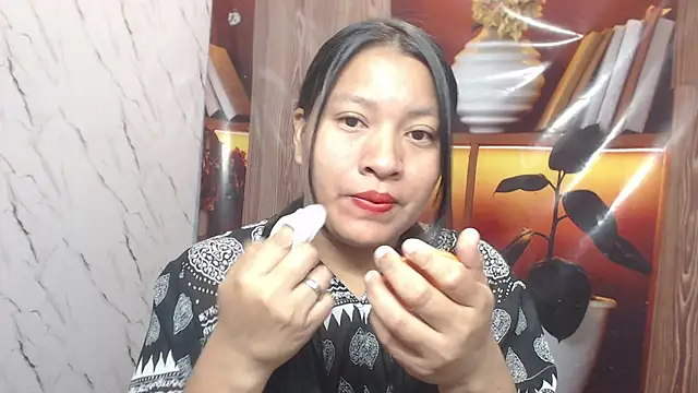 Snapshot of Sol_vannesa chatting on 05.18.26 Sol vannesa online show from 05.18.26