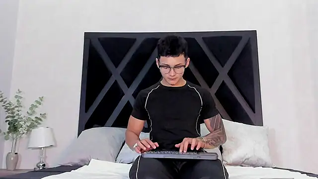 Alan Salazar online show from 05.19.26