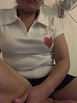 Snapshot of Helen-baby chatting on 04.25.26 Helen-baby online show from 04.25.26