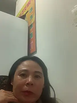Snapshot of Helen-baby chatting on 04.29.26 Helen-baby online show from 04.29.26