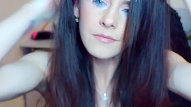 Snapshot of khalessi13 chatting on 04.27.26 khalessi13 online show from 04.27.26