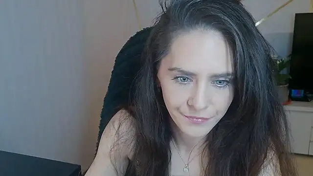 Snapshot of khalessi13 chatting on 05.01.26 khalessi13 online show from 05.01.26