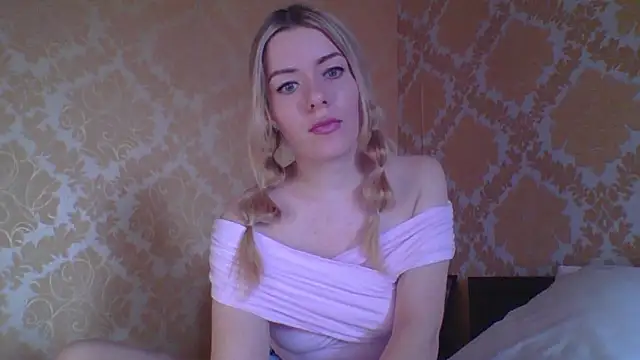 Softy Aura  online show from 05.14.26