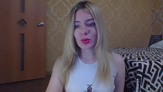 Softy Aura  online show from 05.19.26