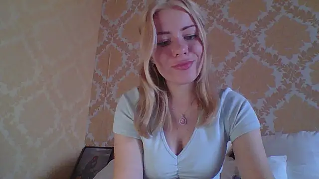 Softy Aura  online show from 07.28.26