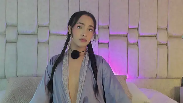 AriBloom7 online show from 06.24.26