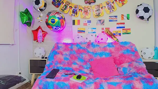 Snapshot of Nyra_Queen chatting on 06.24.26 Nyra Queen online show from 06.24.26