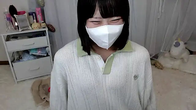 Snapshot of mii__tan chatting on 06.17.26 mii tan online show from 06.17.26