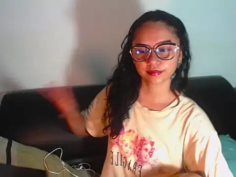 BellaLuxxs online show from 07.10.26