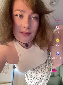 Snapshot of BettyRussian chatting on 04.25.26 BettyRussian online show from 04.25.26