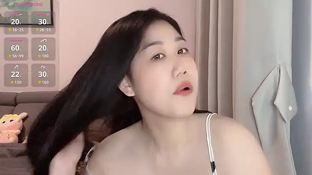 Snapshot of F-Yuwei chatting on 05.20.26 F-Yuwei online show from 05.20.26