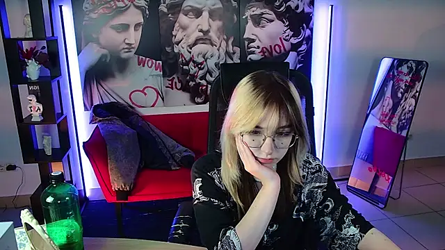 Snapshot of NyxCalderra chatting on 06.08.26 NyxCalderra online show from 06.08.26
