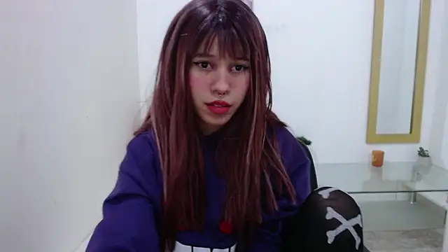 Loly Petit online show from 04.28.26