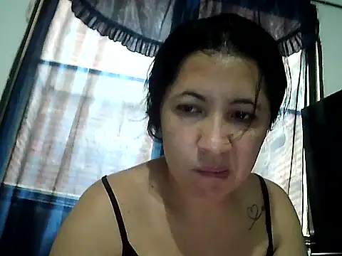Chiquilove27 online show from 07.17.26