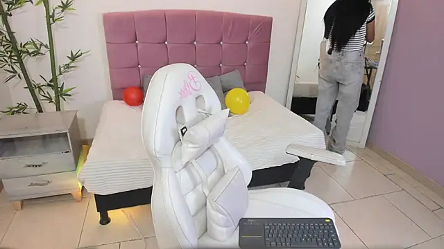 Hinaa XXX online show from 07.15.26
