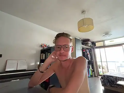 BlondieVelvet online show from 05.02.26