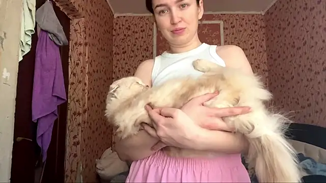 Chloooee online show from 05.08.26