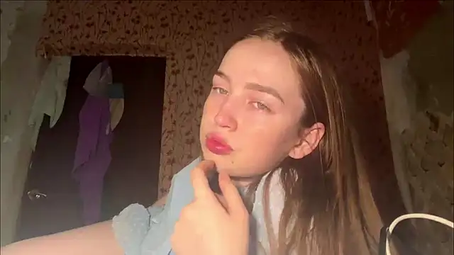Chloooee online show from 05.12.26