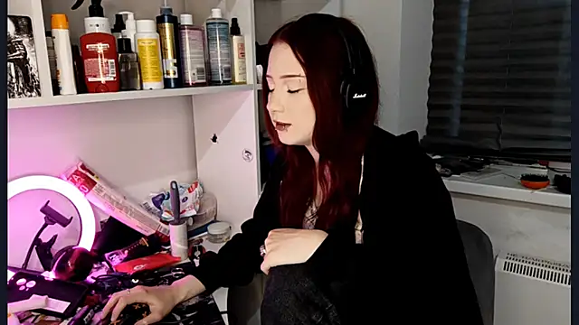Snapshot of em0emily chatting on 07.10.26 em0emily online show from 07.10.26