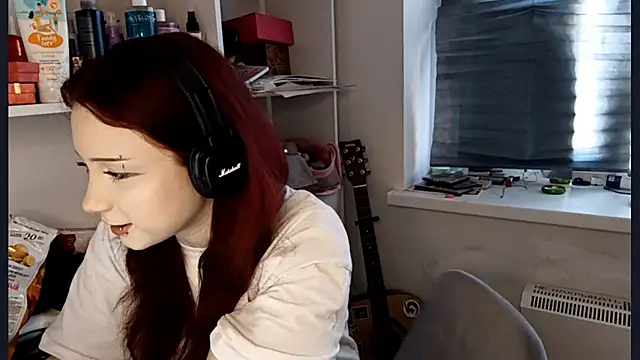 Snapshot of em0emily chatting on 07.14.26 em0emily online show from 07.14.26