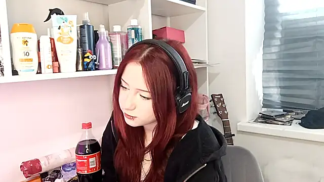 Snapshot of em0emily chatting on 07.16.26 em0emily online show from 07.16.26