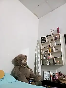 Luna Morch online show from 05.15.26